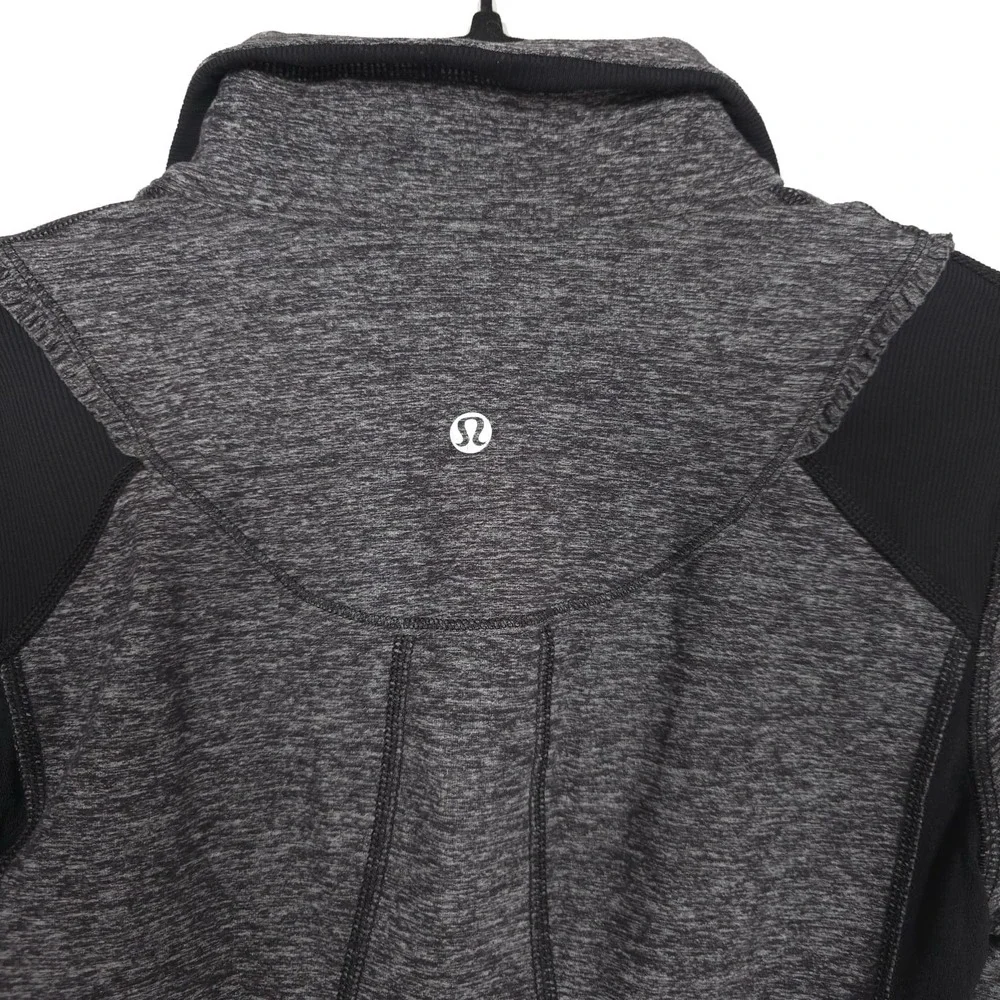 Lululemon Run Your Heart Out Pullover Women's 6 Gray Black‎  1/2 Zip Hand Covers